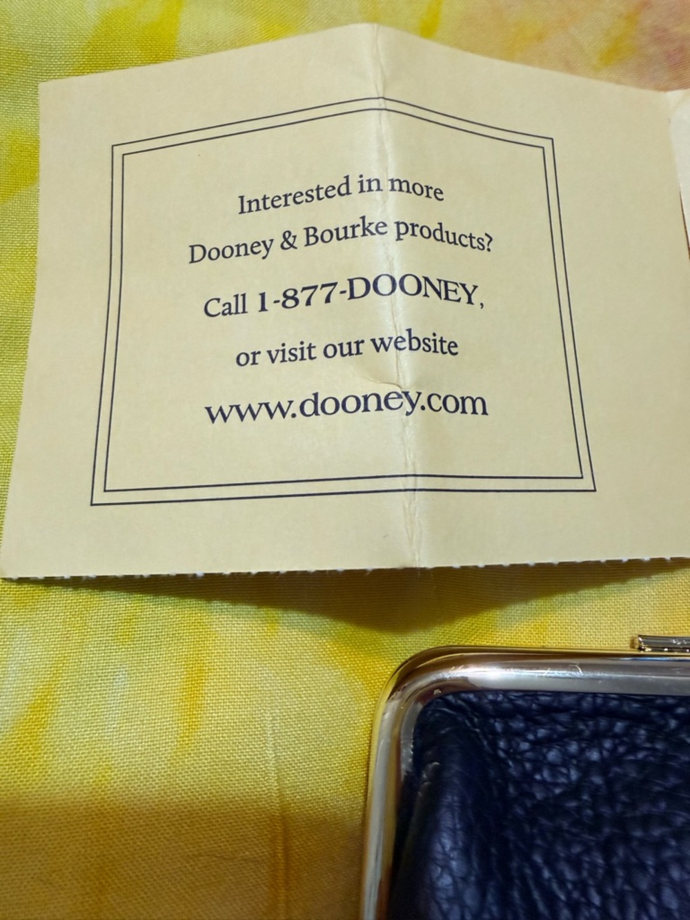 Dooney & Bourke Black Pebbled Leather Kiss-Lock Coin Purse with Tan Logo Patch - Picture 4 of 6
